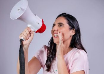 Prefeita Pauline Pereira anuncia pagamento integral da folha de dezembro dos servidores de Campo Alegre