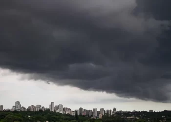 INMET emite alerta de chuvas intensas para Alagoas neste domingo (8)