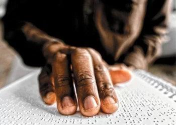 “Braille zero”: 45 mil estudantes começam o ano letivo sem material essencial