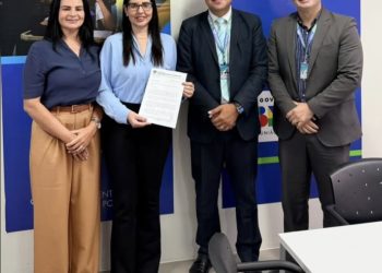 Prefeita Pauline Pereira se reúne com representantes da Caixa Econômica Federal para tratar de melhorias nos serviços de lotéricas em Luziápolis