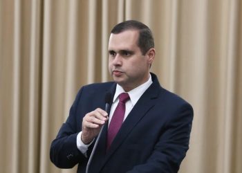 Sancionada lei do deputado Fernando Pereira que garante alimentação especial na rede pública de ensino a alunos com restrições alimentares