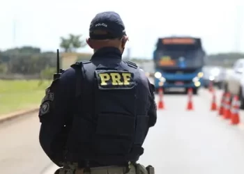 Motorista morre em colisão traseira envolvendo dois carros na BR-101, em Junqueiro