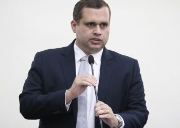 Deputado Fernando Pereira tem projeto aprovado para garantir prioridade no atendimento a pacientes com câncer em Alagoas