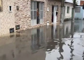 Alagoas entra em alerta vermelho para chuvas intensas neste fim de semana