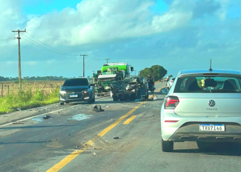 Colisão entre Uno e caminhão deixa uma vítima fatal na BR-424, próximo à Marechal Deodoro