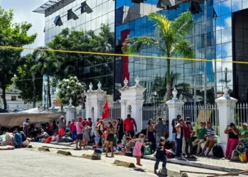 Fim da falência do Grupo João Lyra provoca protesto em Maceió e ameaça permanência de 5 mil famílias no campo