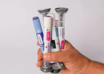 Proibidos: Anvisa veta produtos que prometem efeito de Mounjaro e outras canetas emagrecedoras