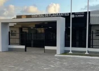 Populares impedem tentativa de estupro e seguram suspeito até chegada da PM