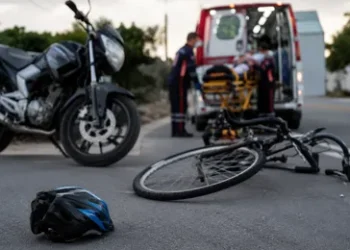 Motociclista com sinais de embriaguez atropela ciclista de 15 anos