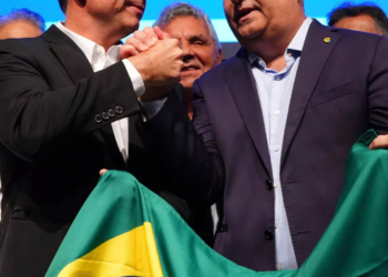 Flávio Bolsonaro e Alfredo Gaspar apresentam propostas para o Brasil: segurança, economia e mudanças no governo estão entre as prioridades
