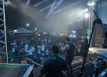 Festa do Bairro Pimenteira reúne grande público em noite de shows com Remy Ruan, Kátia & Aduílio e Núzio Medeiros